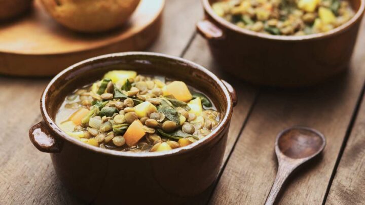 Sopa cremosa de espinafre e lentilha